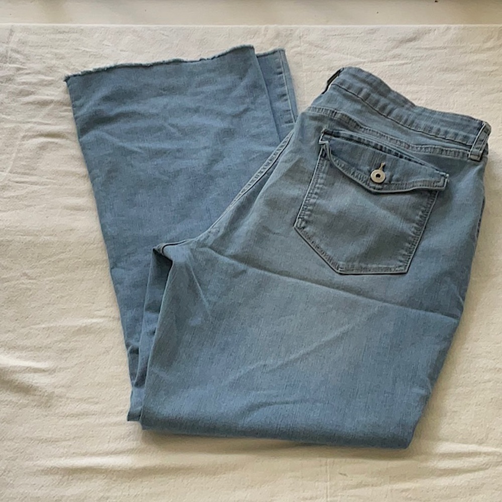Style & Co. Curvy Boot Leg Light Blue Jeans Size 16P - Picture 2 of 8